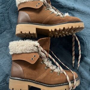 Time and Tru Women's Cozy Hiker Boots Size 9